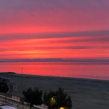 Apartment Vista Mare A 10M Dalla Spiaggia, 8 Piano E Parcheggio Privato *