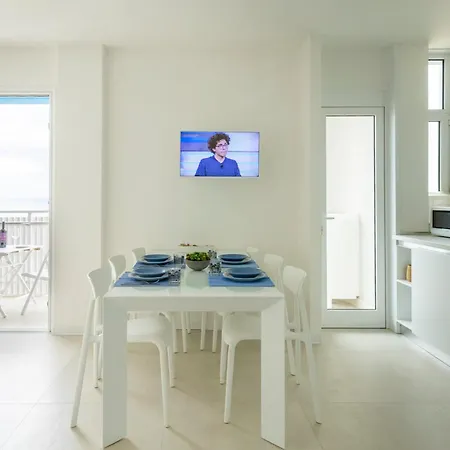 Apartment Vista Mare A 10M Dalla Spiaggia, 8 Piano E Parcheggio Privato Lignano Sabbiadoro