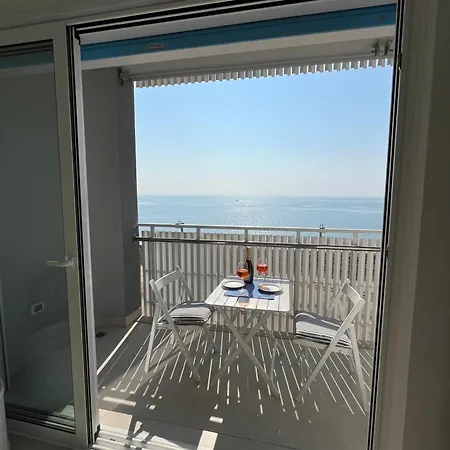 Vista Mare A 10M Dalla Spiaggia, 8 Piano E Parcheggio Privato Lignano Sabbiadoro